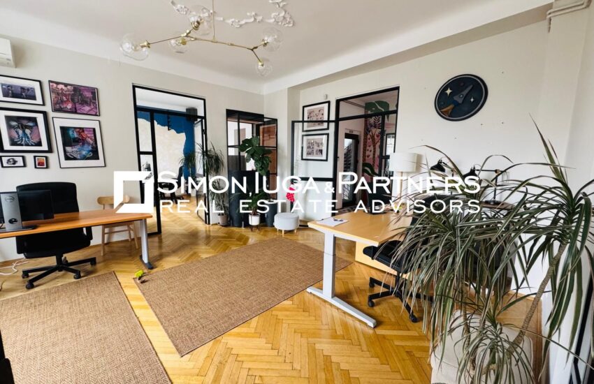 19185d2a26024a3ea3d5015658716b0b 3